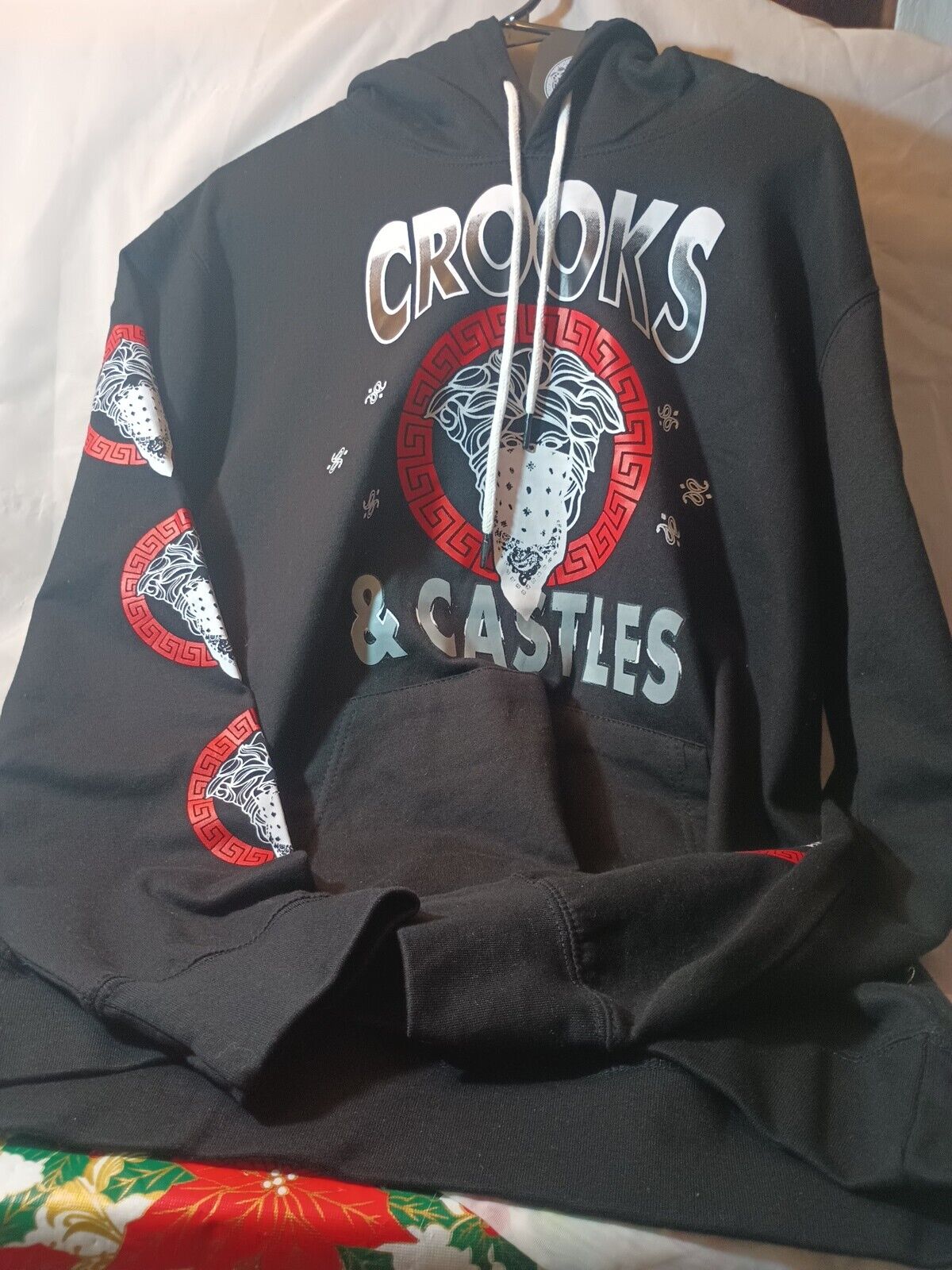 New CROOKS AND CASTLES Pullover Black/Red Size XL
